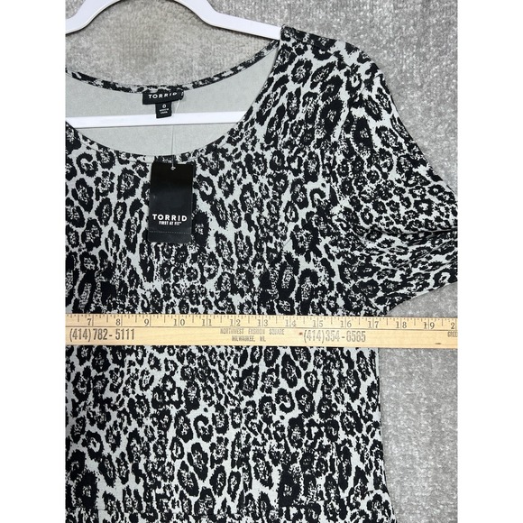 Torrid Leopard Double Knit Peplum Top Womens Size 0 US Large Gray Black Stretch - Picture 6 of 7